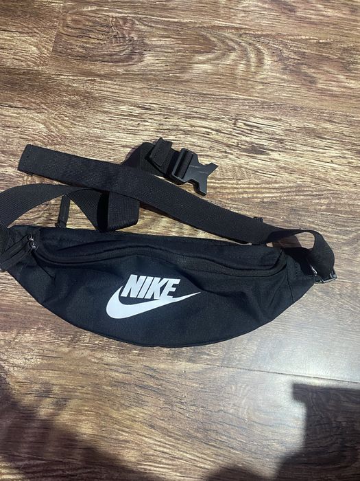 Vand borseta nike!
