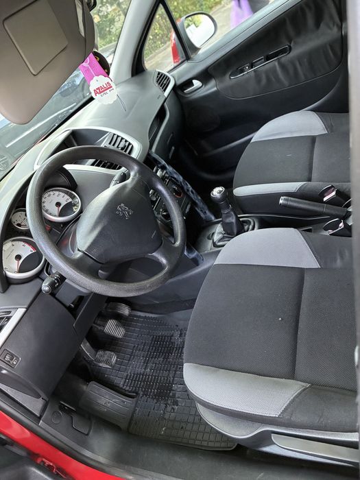 Vând urgent !  Peugeot 207 1.6 HDi Diesel 2006 – Economic și fiabil