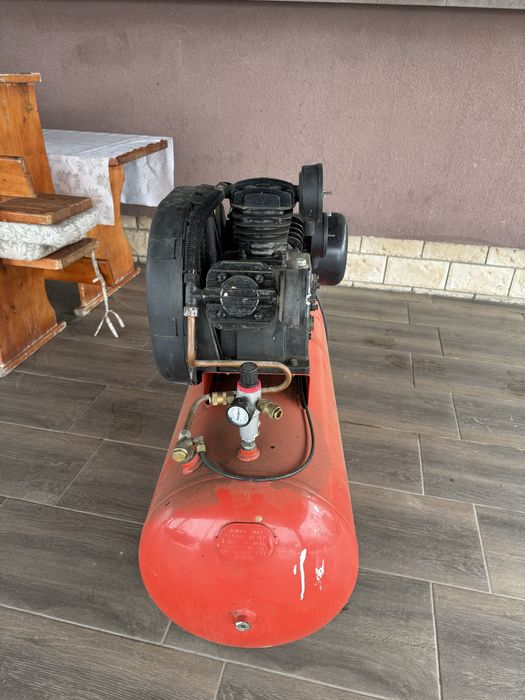 Компресор 150литра триглав