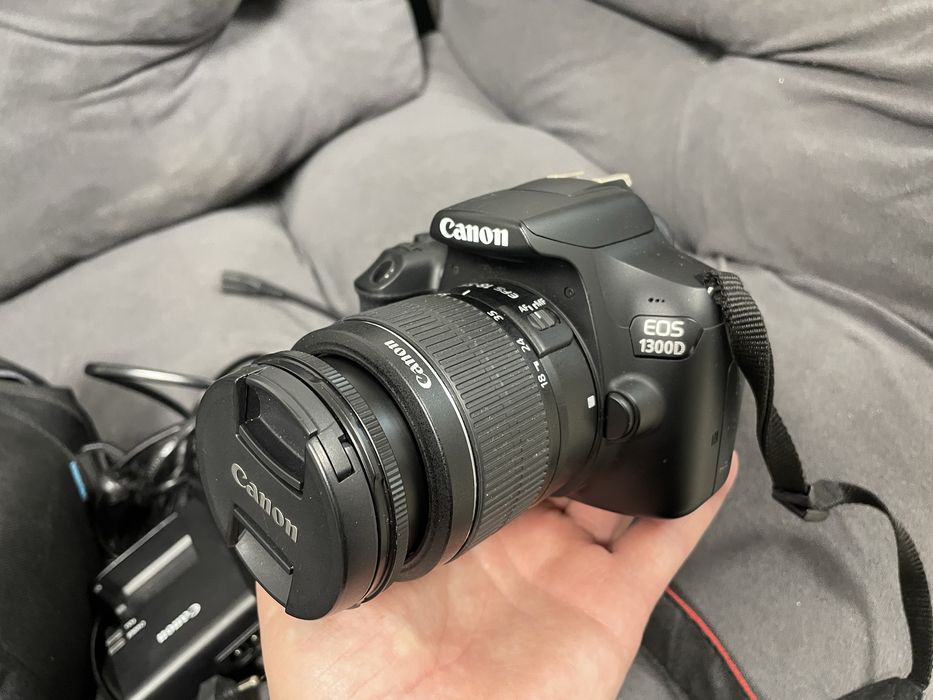 Canon 1300D  NOU