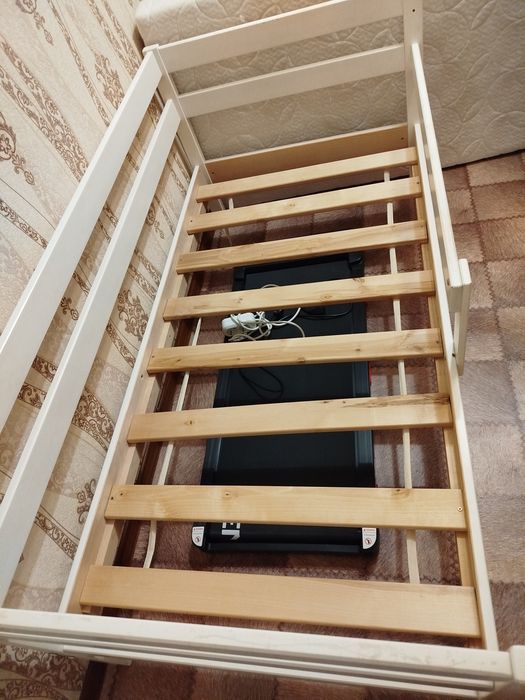 Продам детскую кровать 160*80
