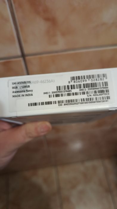 Vând telefon nou