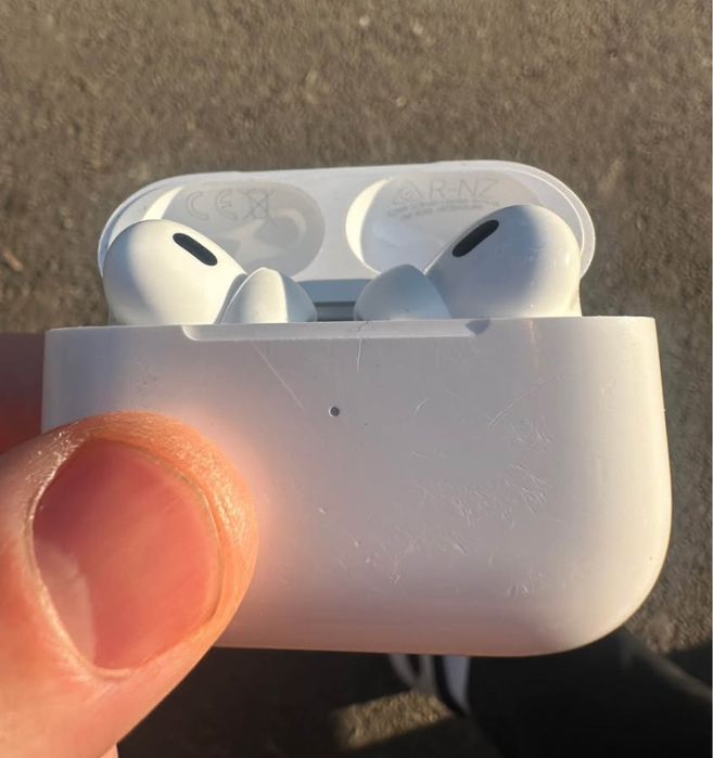 Vând AirPods Pro 2 USB C Originale