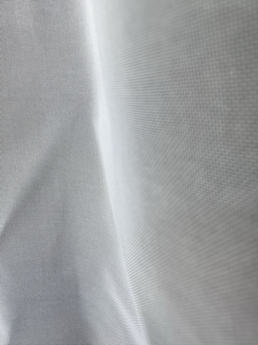 Продам тюль (2 полотна) молочного цвета