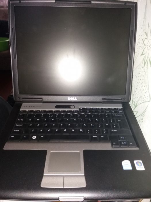 Лаптоп Дел
