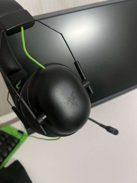 Клавиатура и наушники