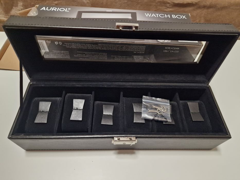 Cutie pentru ceasuri din piele artificiala - 6 CEASURI