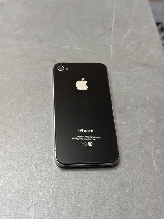 Iphone 4s черного цвета
