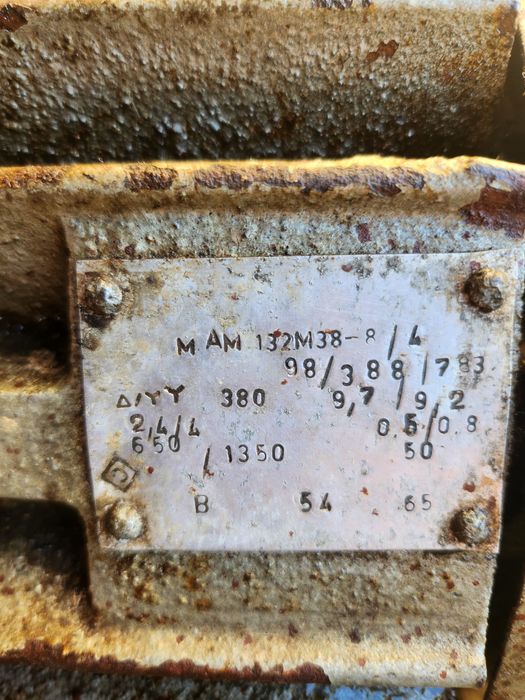 Motor electric trifazic