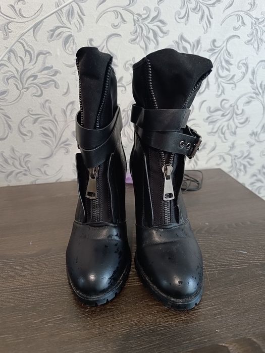 Продам осенние ботинки