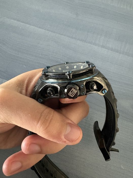 Ceas Invicta