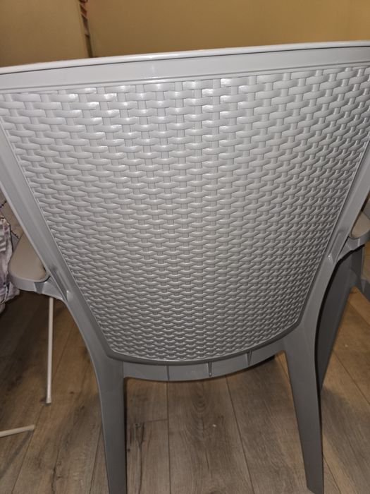 Пластмасови градински столове- 2 бр.- 30 лв.