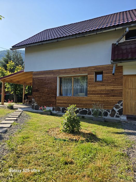 Închiriez cabana la Rastolita