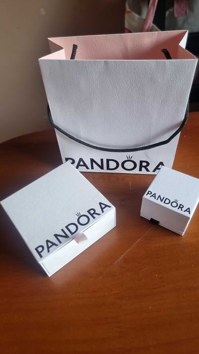 Pandora коробки новые по 1000, разные