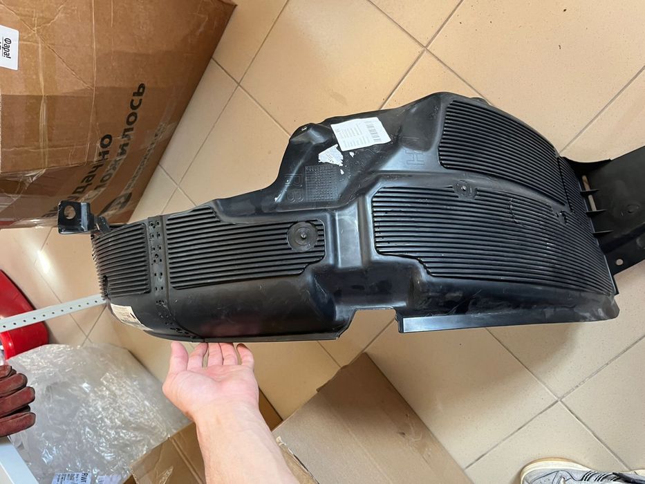 Подкрылок на Hyundai Accent 2014 года