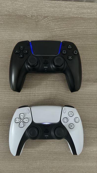 PS5 slim cu 2 controlere