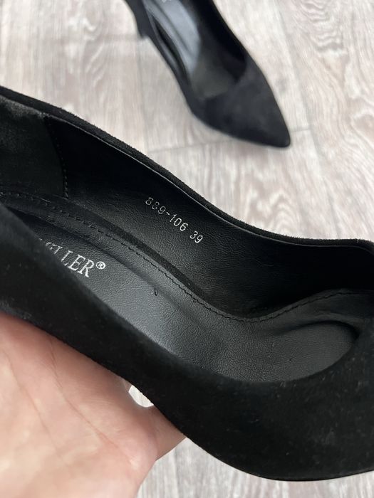 Женские замшевые туфли