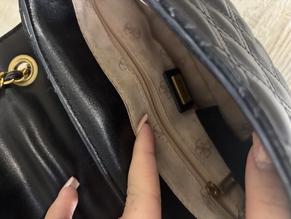 Продам сумку guess