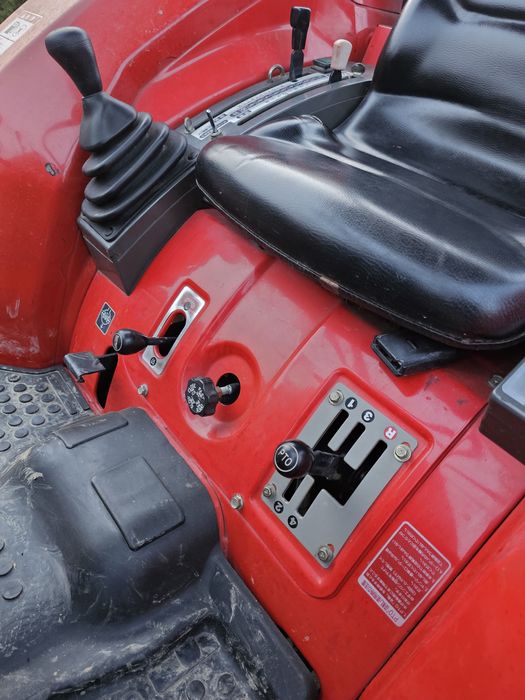 Tractor Yanmar 26cp freza inclusa doar 700 de ore