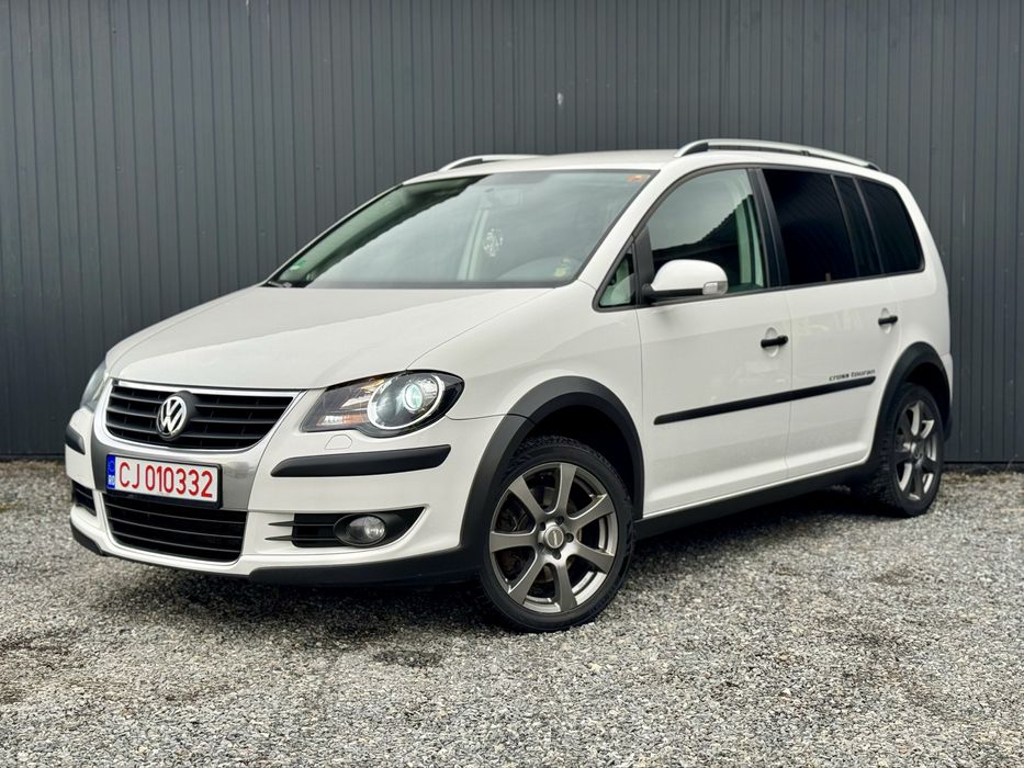 VW Touran Cross / 2.0 TDI / 170 CP / An 2009