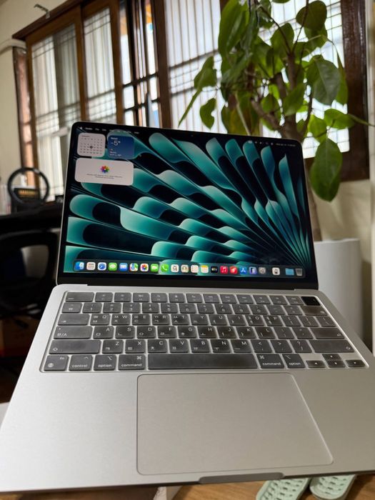 MacBook Air M2 – Space Grey