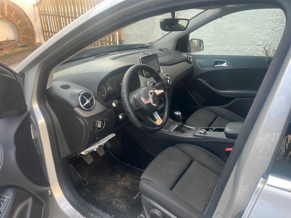 На части! Mercedes B180 2016 W246 FACELIFT