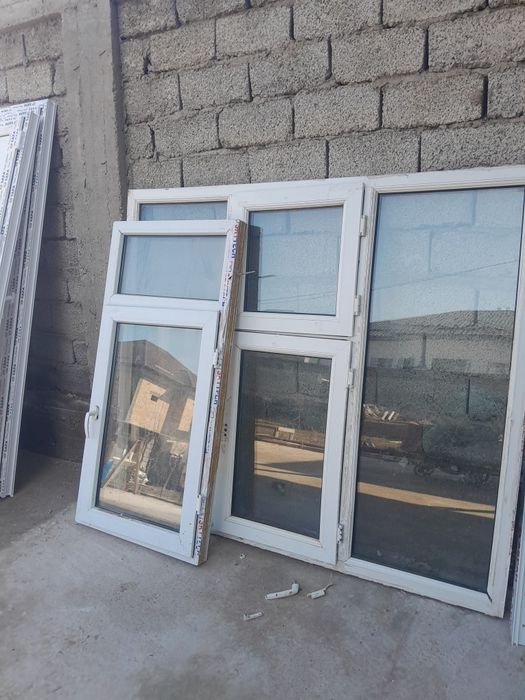 Пластиковый дверь, форточка,