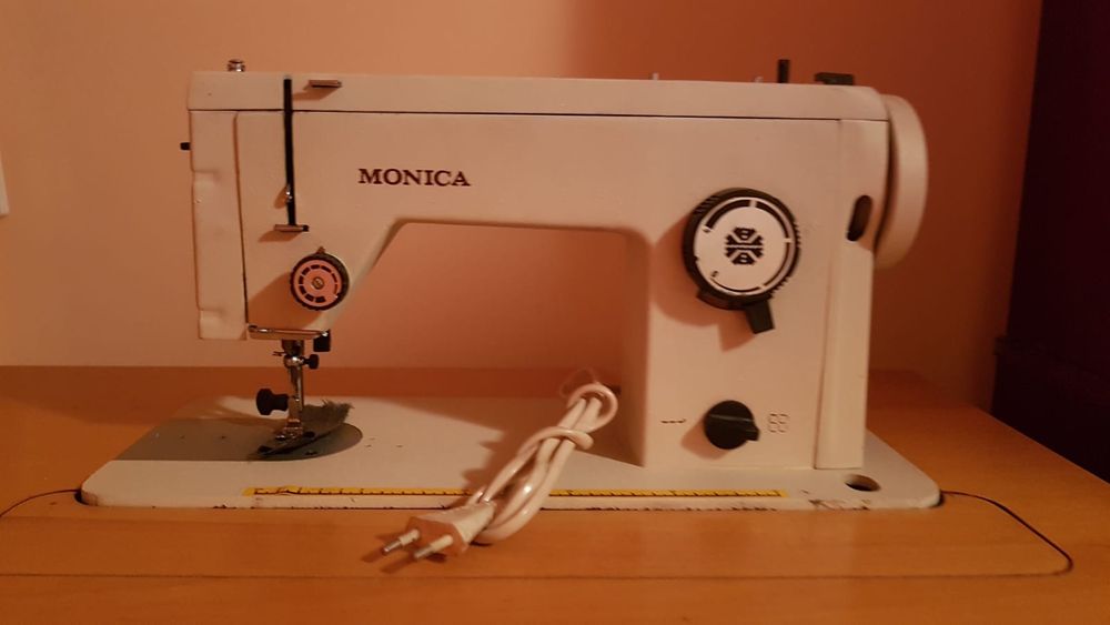Mașină de cusut electrica Monica