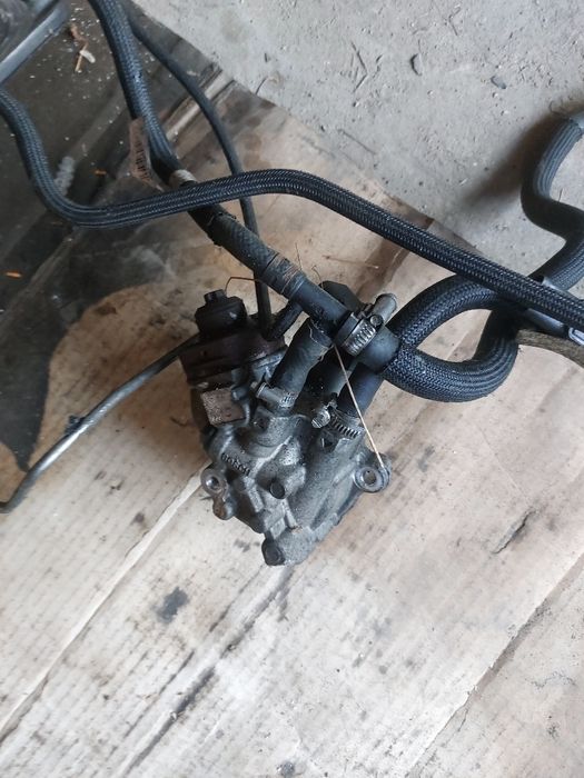 Вакуум помпа е90 е91 бмв  2.0д 177кс bmw e90 e91 2.0d