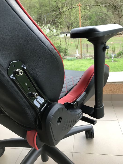 Vand scaun gaming Tt eSPORTS by Thermaltake GT Fit