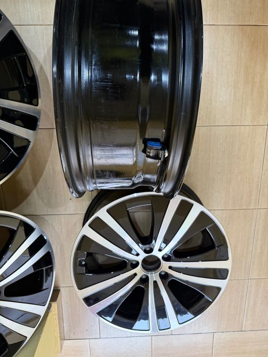 Original Mercedes EQS 19 cola