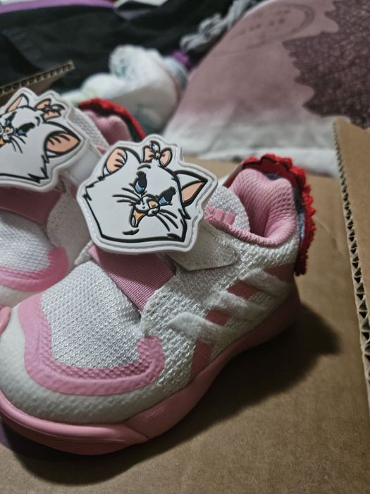 Adidași fete noi