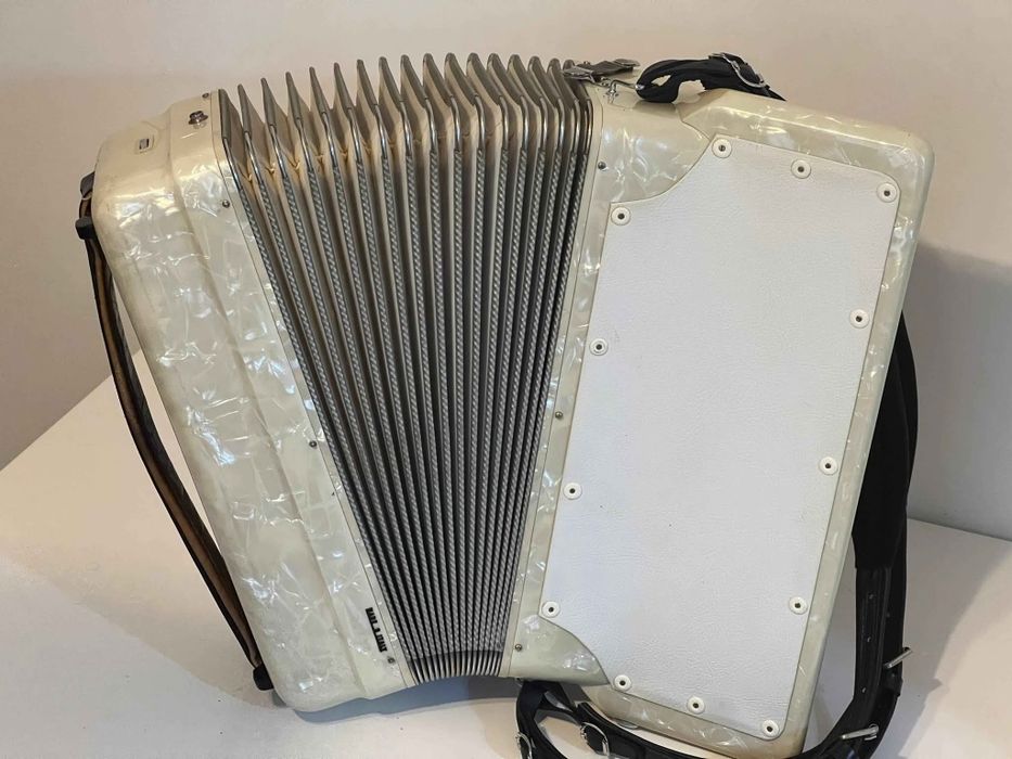 Acordeon Contello claviatura dublu ax, ideal midi, stare foarte buna ...