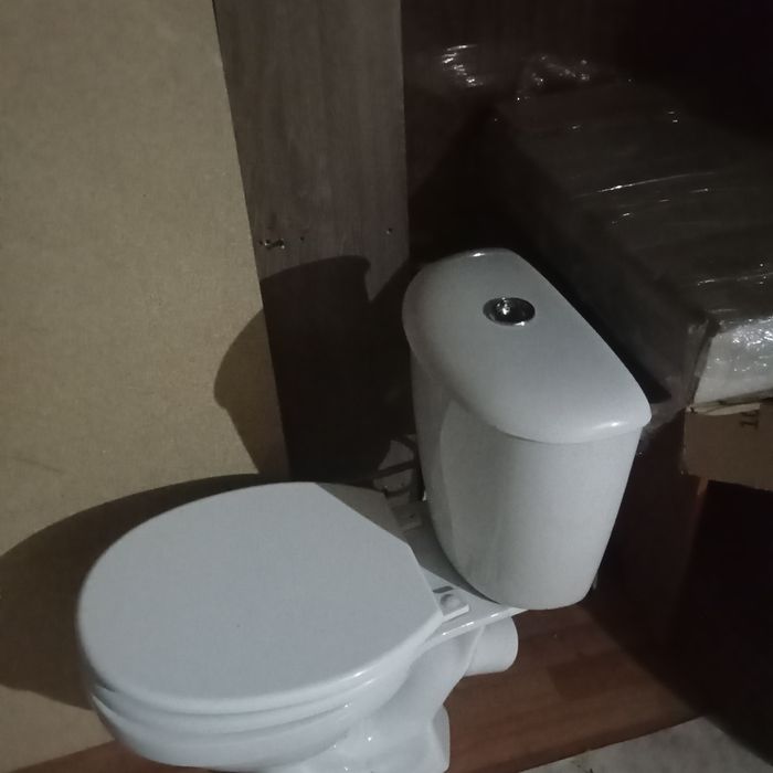 Сантехника унитаз