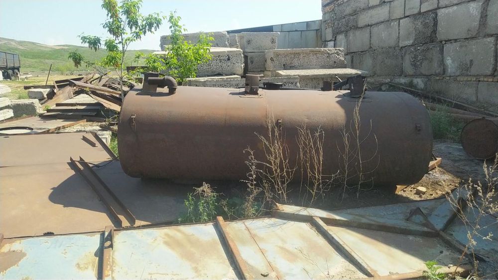 Продаю под ГСМ емкость