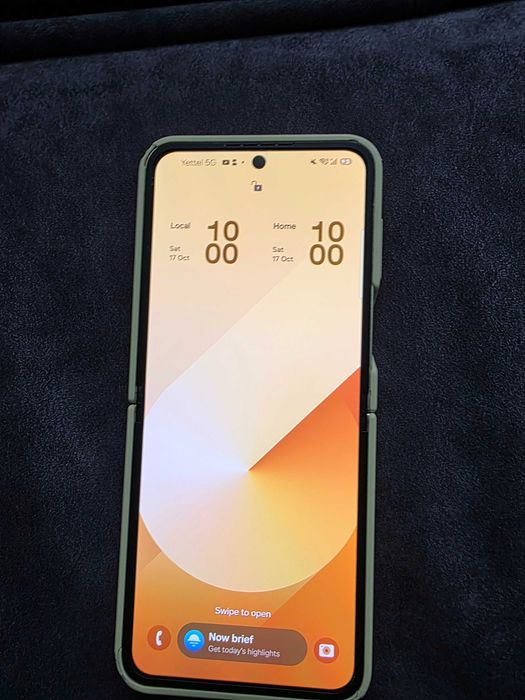 Samsung z flip 6 Gold Yellow