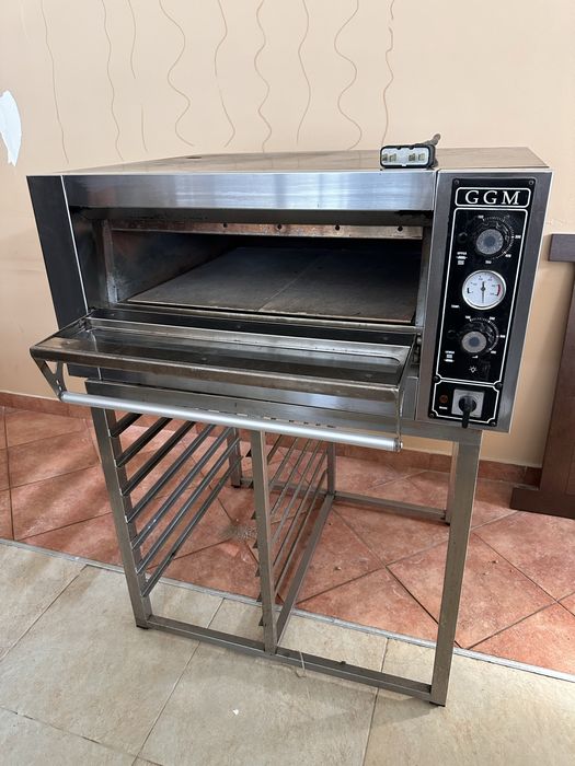 Професионална пица фурна GGM Gastro 5 kW / 600x600 / работеща
