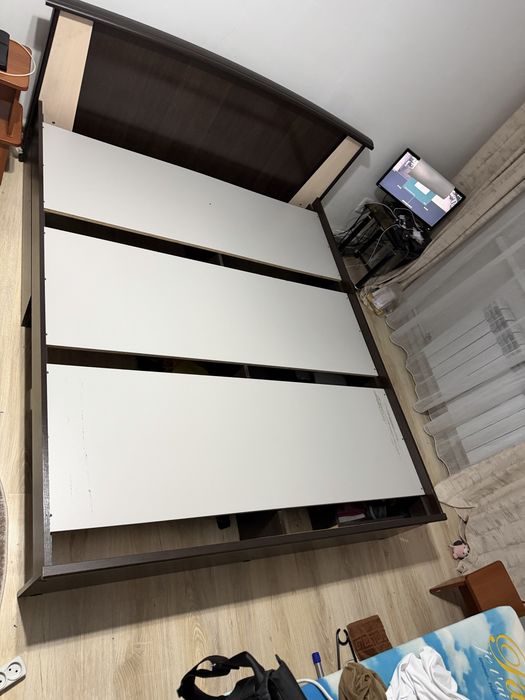 Продам кровать с шкафом
