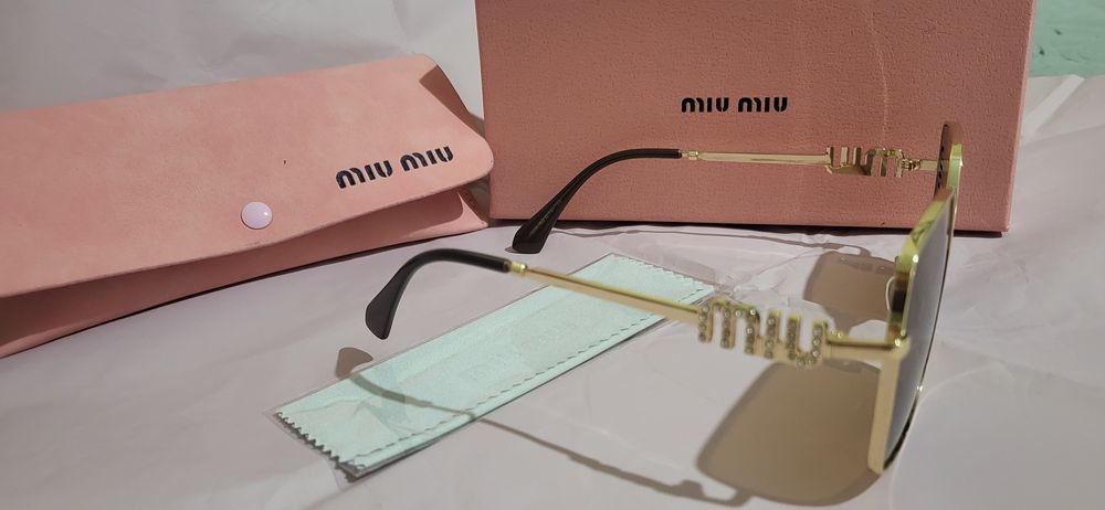 Очки солнцезащитные