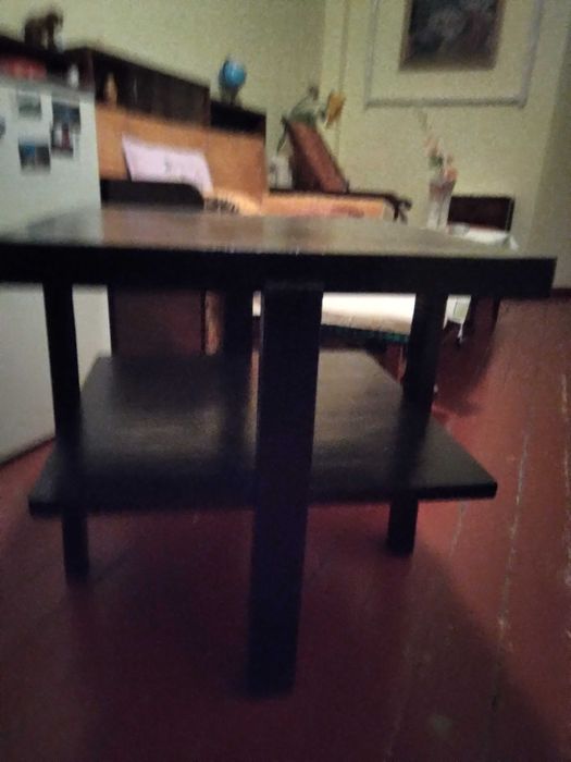 Стабилна маса 60х60х60 см.