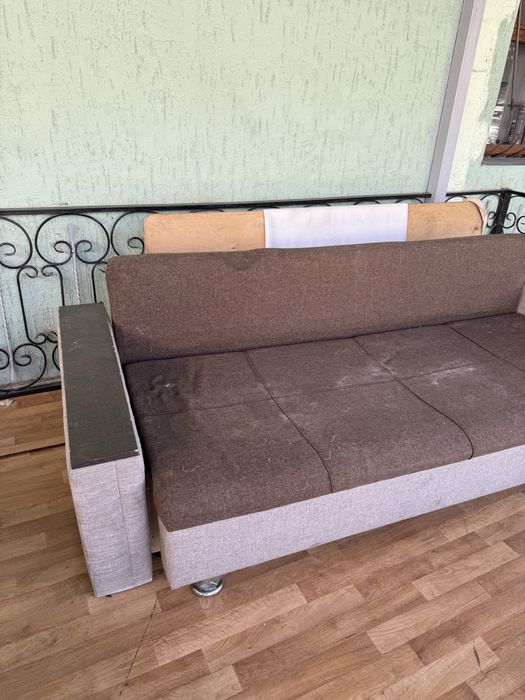 Продам диван.