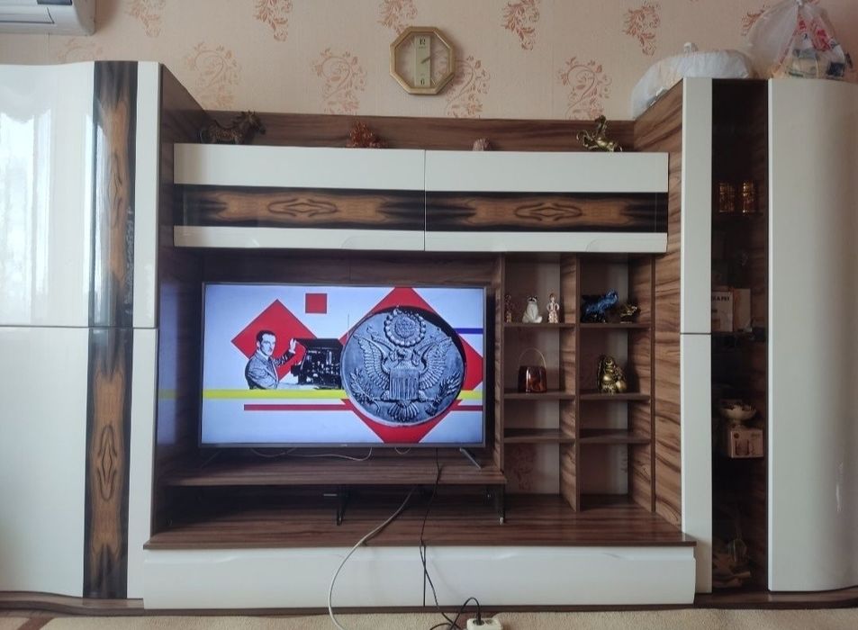 Продам стенку для гостиной