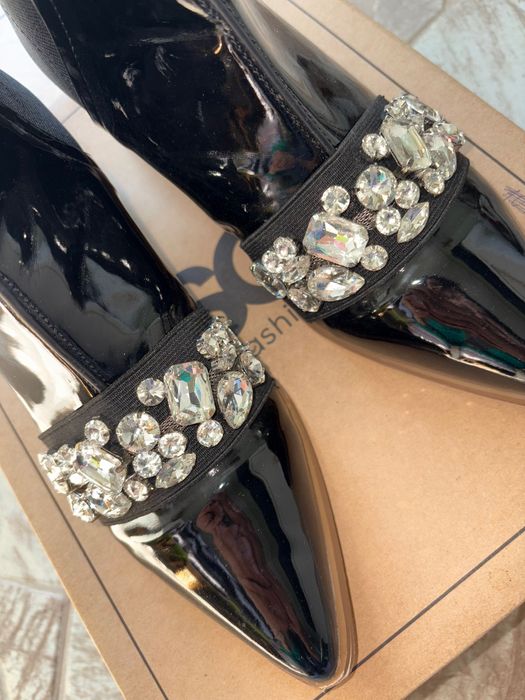 Дамски боти ASOS от лак с камъчета