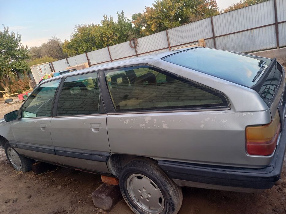 Automobile audi 100 селёдка