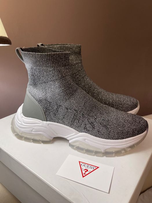 Guess
Сникърси Nollen FL5NLL FAB12 Сребрист