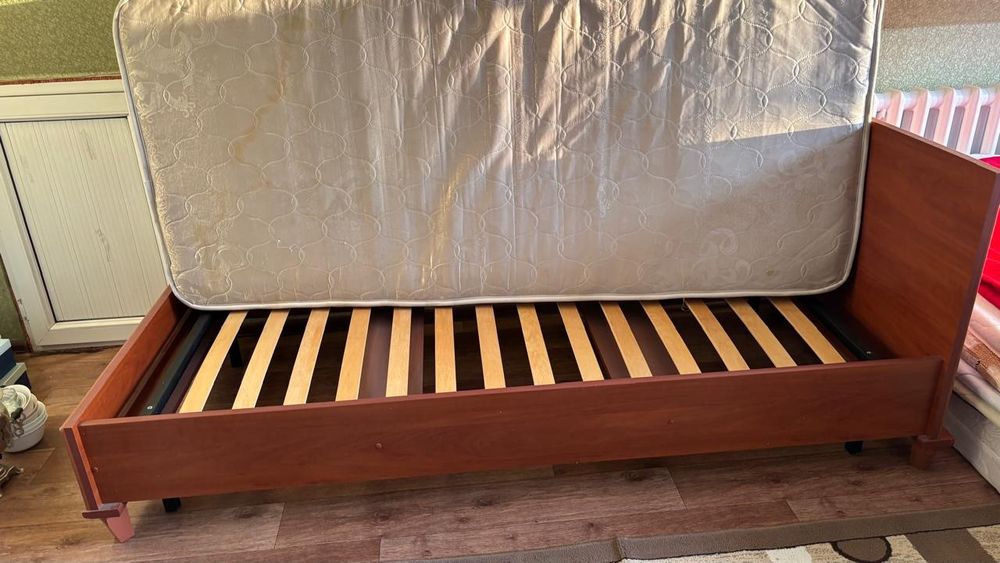 Продам кровать 1,5