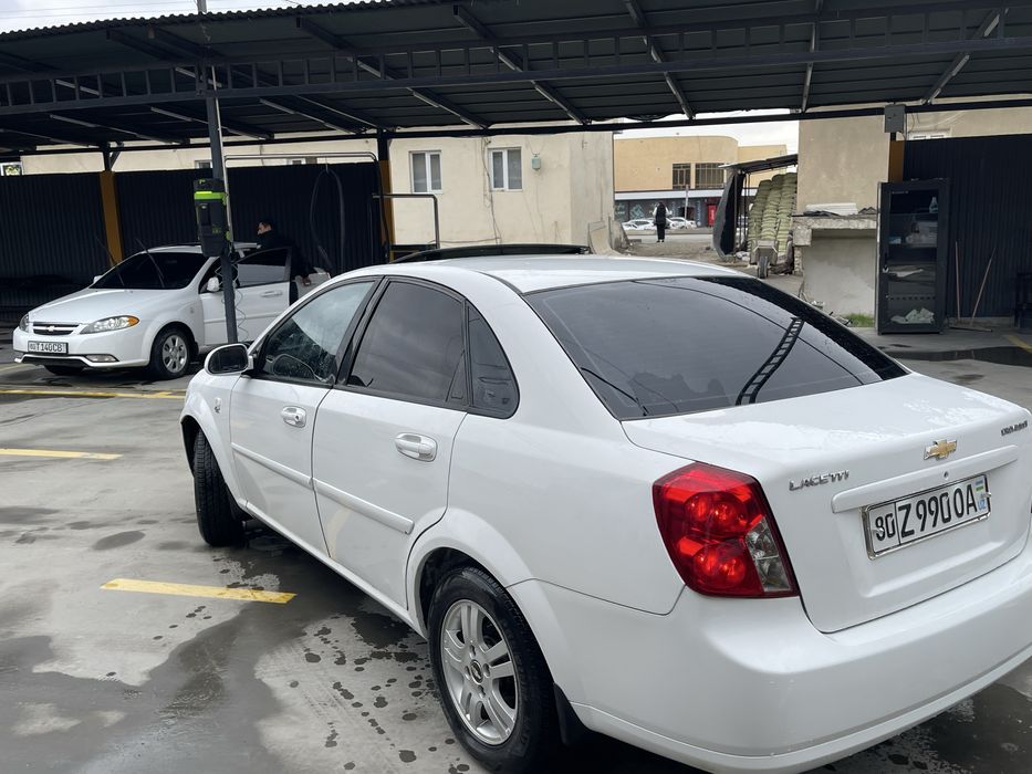 Lasetti 1,8 2010 автомат