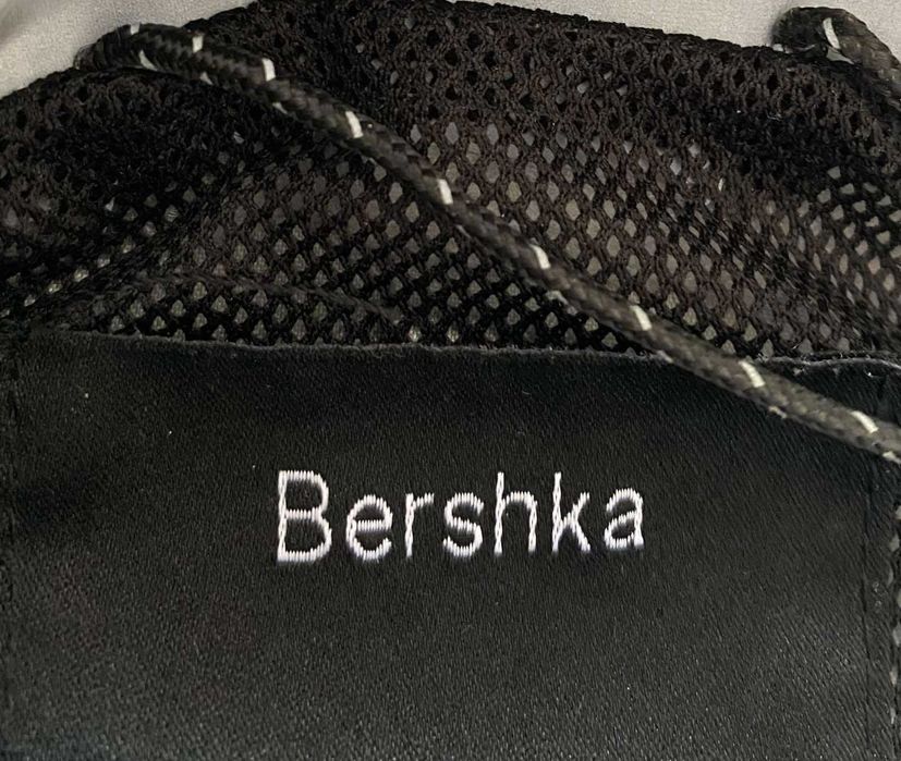 К-кт Bershka светлоотразяващ-сребристо-сн.3,р-р XS.Ново.Непромокаем-панталон с късо горно