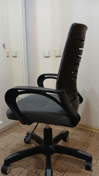 Продам офисное, компьютерное  кресло/ стул