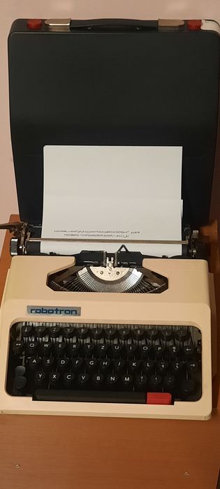 Mașină de scris Robotron diacritice românești